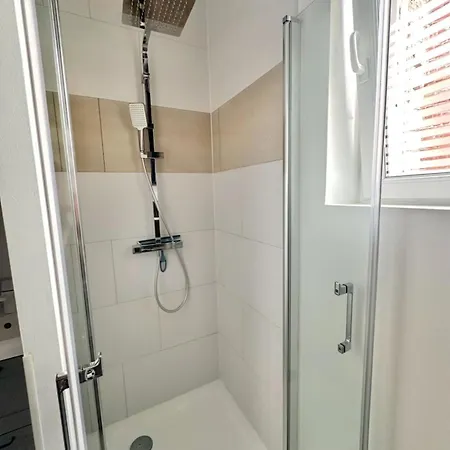 Bleu - A 100 M De La De Berck