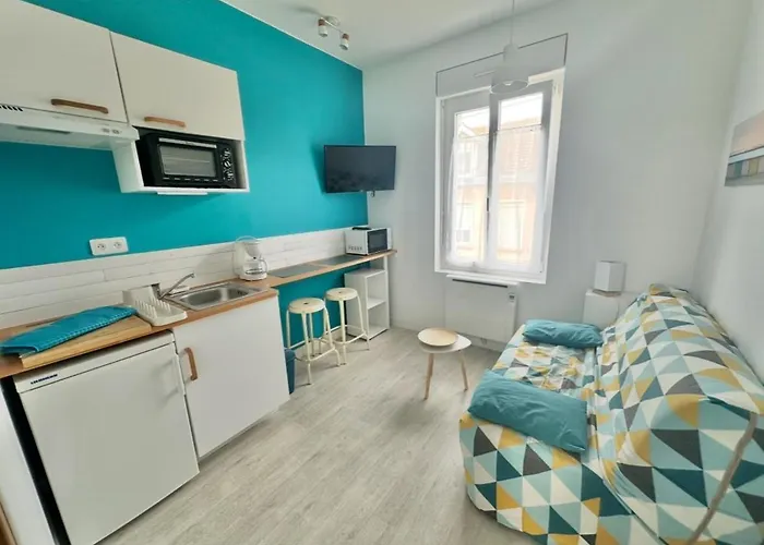 Bleu - A 100 M De La De Berck